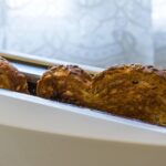 Fette biscottate con olio di palma, con attenzione ai rischi per la salute cardiovascolare.